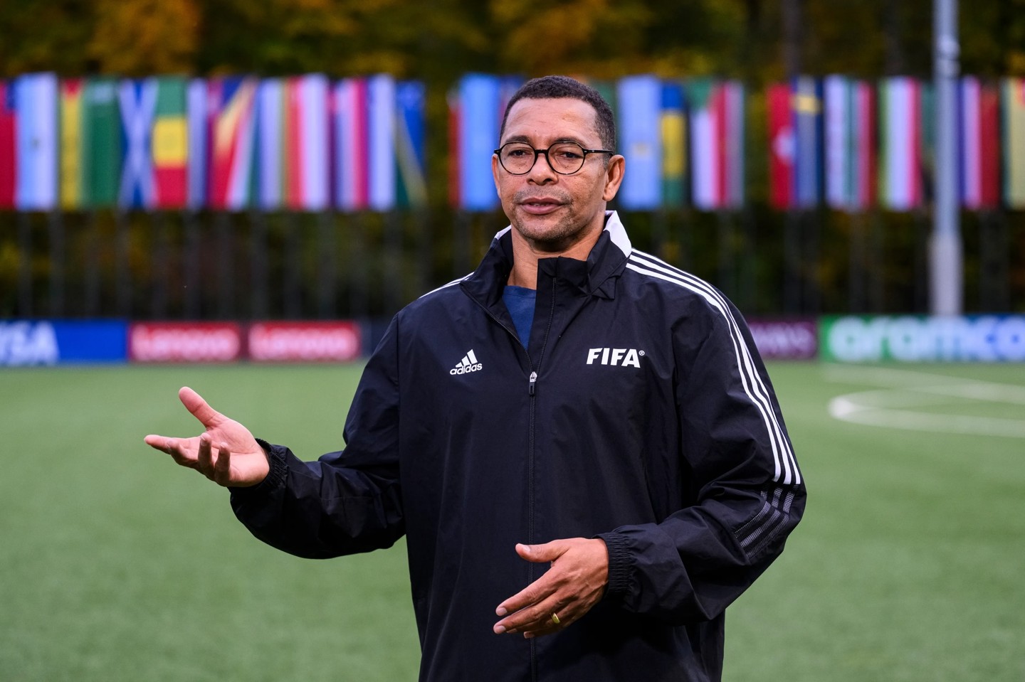 Membro de grupo de estudos da Fifa, Gilberto Silva cita França e Espanha favoritas para a Copa
