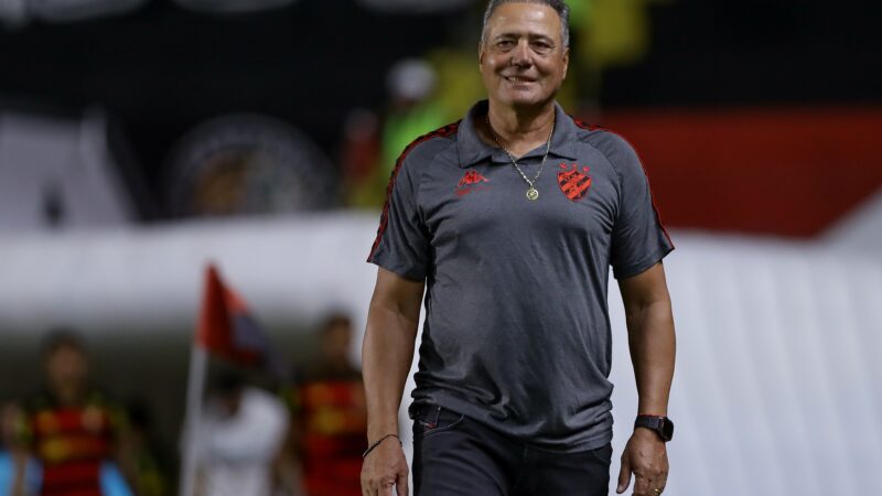 Márcio Goiano premia substituições em vitória do Sport: “Deram resultado”