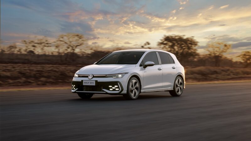 Após esgotar em dias, Volkswagen Golf GTI ganha novo lote por R$ 430 mil; veja o teste do g1