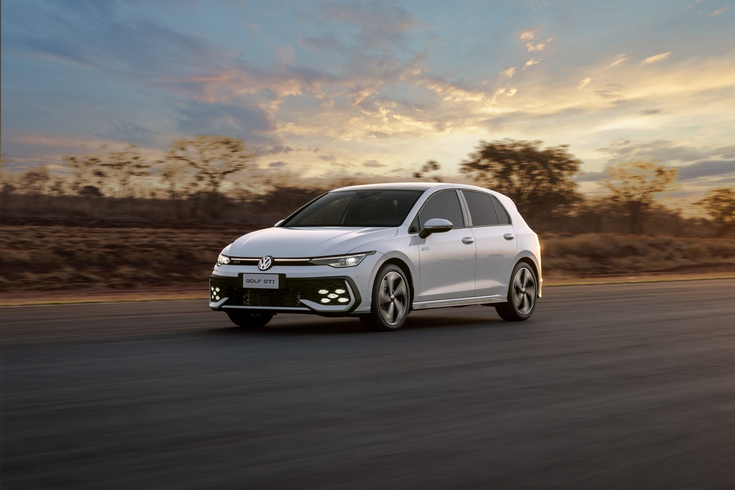Após esgotar em dias, Volkswagen Golf GTI ganha novo lote por R$ 430 mil; veja o teste do g1