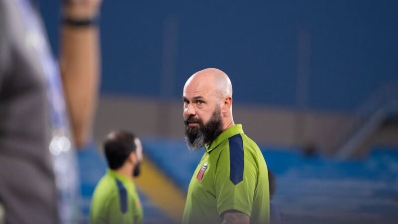 De analista da Seleção a salvador na Arábia: técnico brasileiro evita rebaixamento em campanha histórica