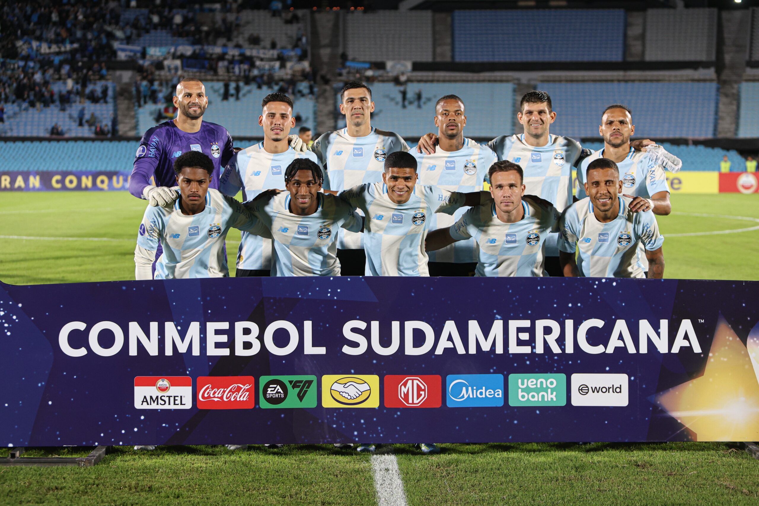 Grêmio encara o Riestra para afastar chance de playoff na Sul-Americana; veja cenários do grupo
