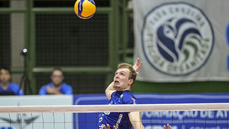 Vôlei Itaquá acerta com oito jogadores e fecha elenco para o início da temporada