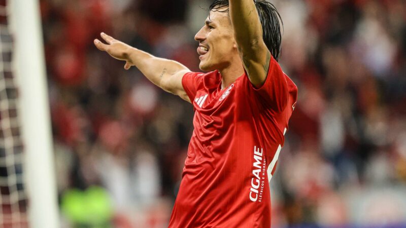 Análise: Bernabei baila no Inter e vira artilheiro em noite de homenagem a Fernandão