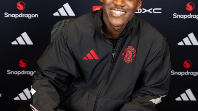 Jovem do Manchester United terá aumento de 650% no salário com novo contrato