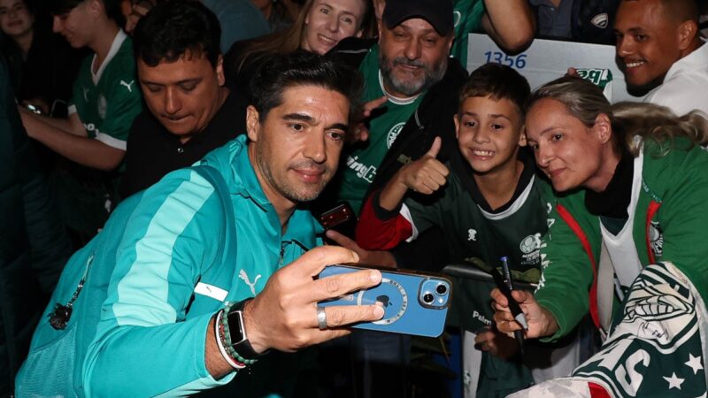 Palmeiras é recebido com festa em Londrina para jogo da Copa do Brasil