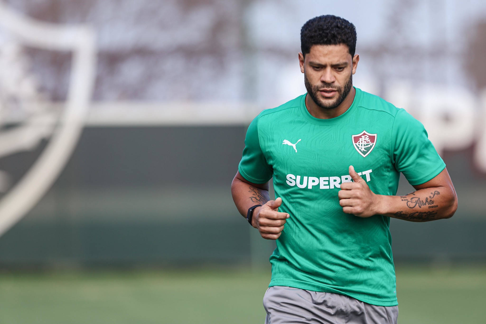 Hulk participa de primeiro treino pelo Fluminense