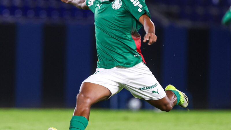 Coutinho vira motor do Palmeiras no Brasileiro sub-20, recebe sondagens e tem futuro indefinido