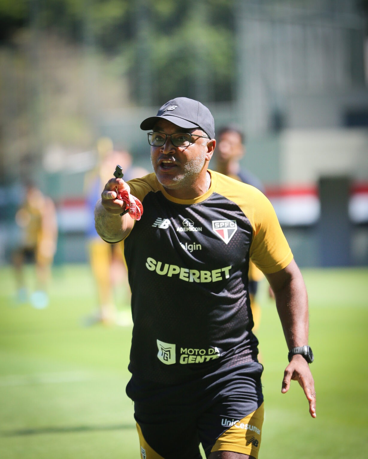 Escalação do São Paulo: Roger leva titulares ao Chile, mas terá time reserva contra o O’Higgins