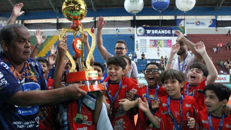 Colégio Castro Alves goleia e é campeão Sub-10 da Copa TV Grande Rio de Futsal