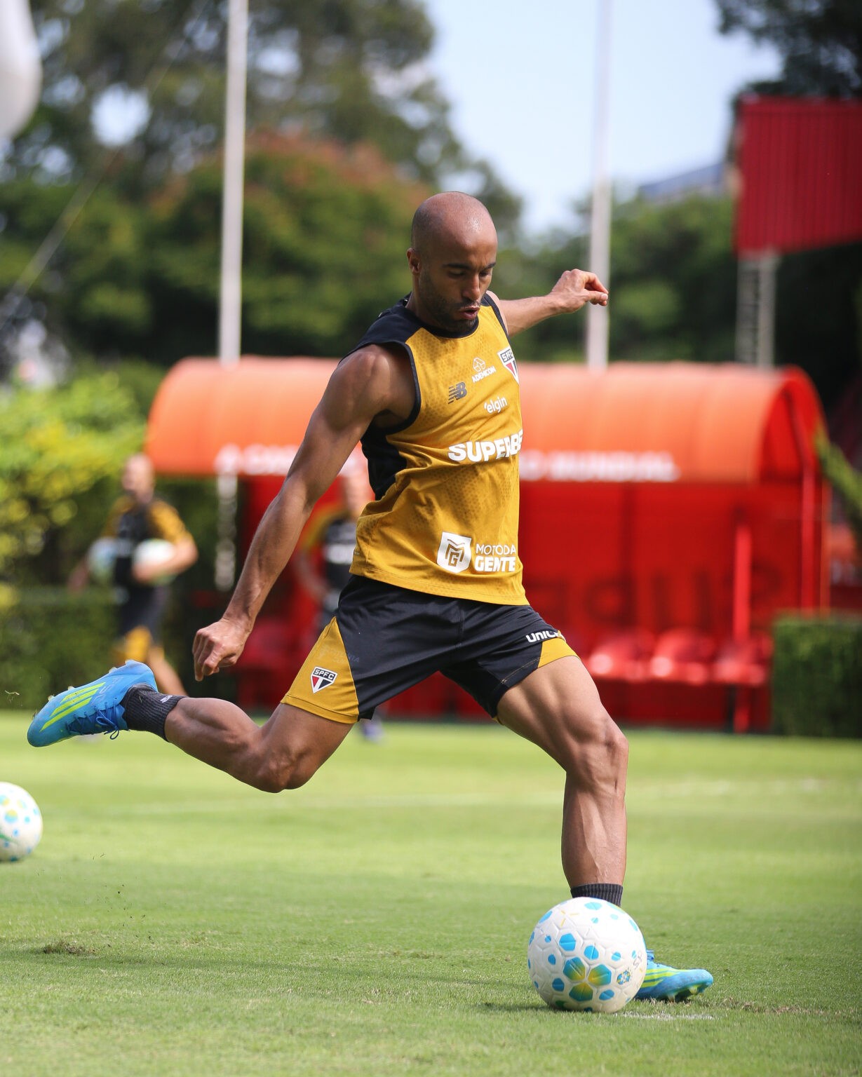 Escalação do São Paulo: Lucas é relacionado, e Rafael Tolói não enfrenta o Bahia