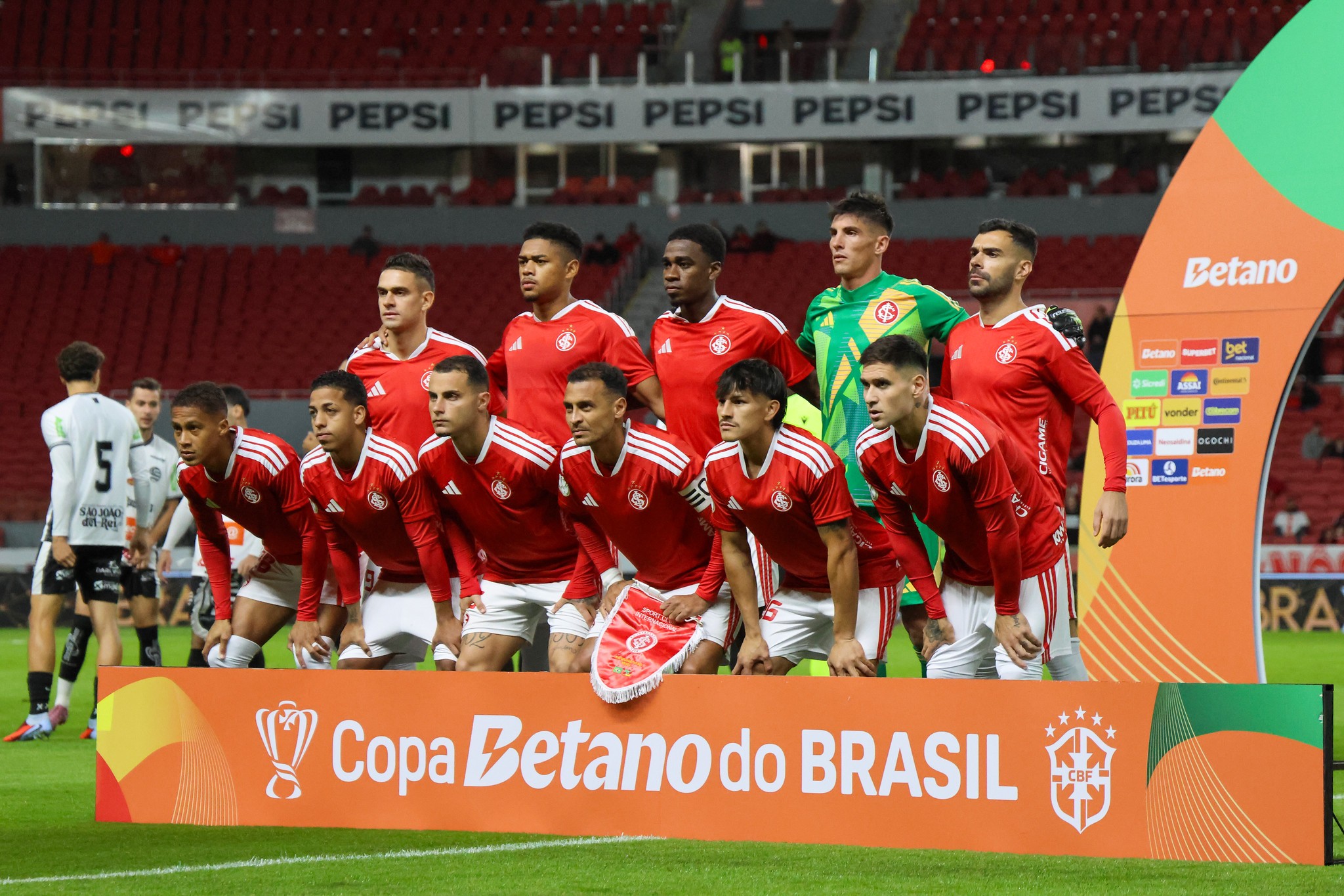 Atuações do Inter: Bernabei lidera classificação, mas defesa assusta; dê suas notas