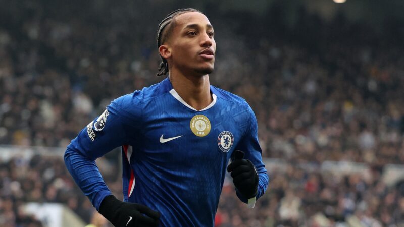 João Pedro comunicará ao Chelsea que tem interesse em se transferir para o Barcelona, diz jornal