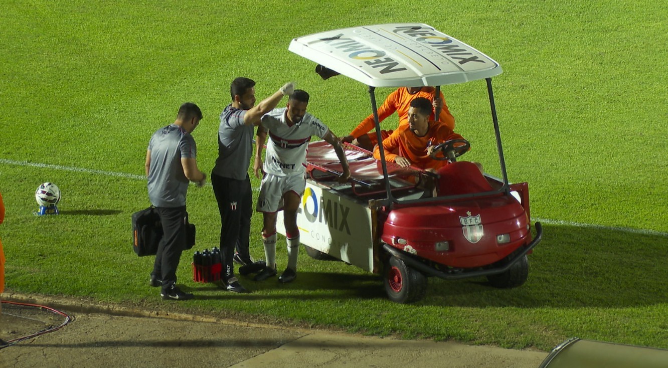 Jonathan inicia fisioterapia e pode voltar ao Botafogo-SP em junho