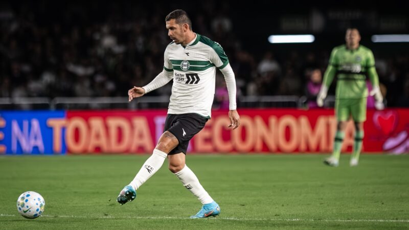 Atuações do Coritiba: gols sofridos ainda no primeiro tempo afetam rendimento; dê suas notas