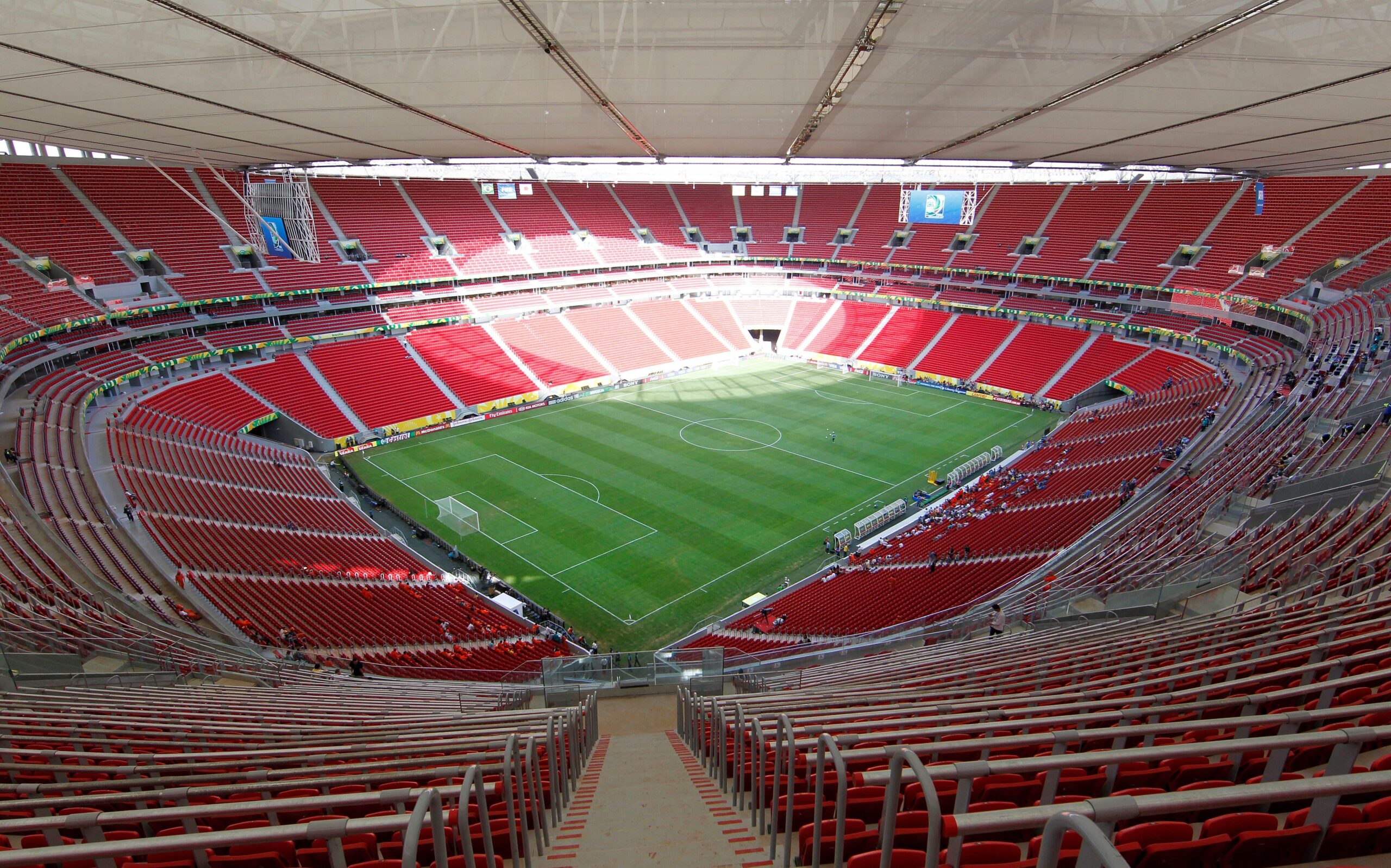 Estádio de Brasília oferece só 25 camarotes à Fifa e corre risco de ser excluído da Copa feminina