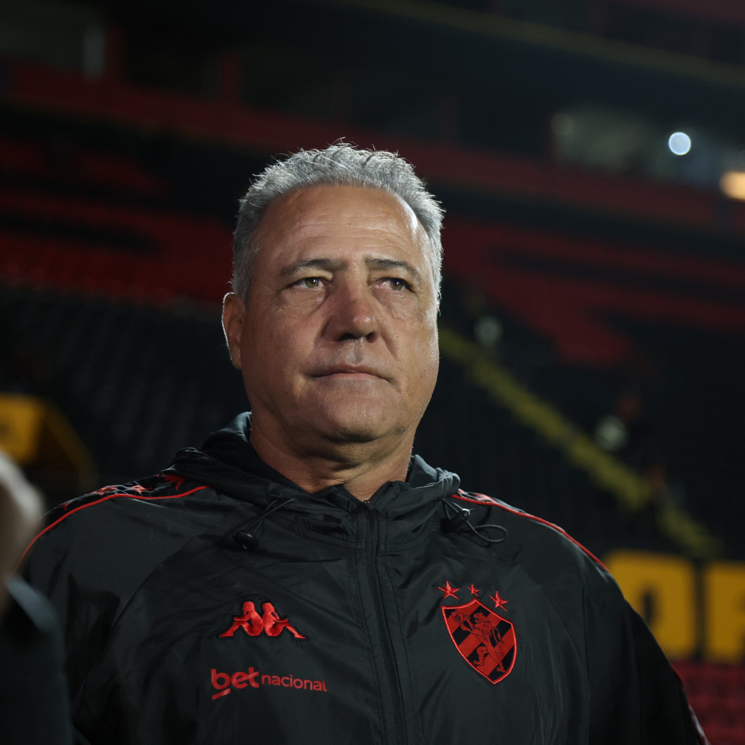 Técnico do Sport celebra classificação no Nordestão e reconhece jogo com dificuldades