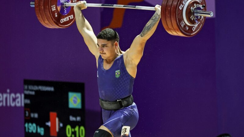 Matheus Pessanha conquista três ouros no Pan-Americano de levantamento de peso