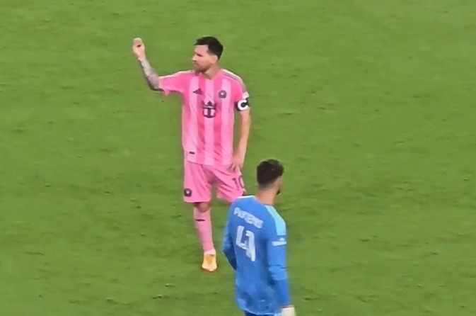 Messi faz gesto em direção à torcida ao ouvir protesto em vitória do Inter Miami; assista