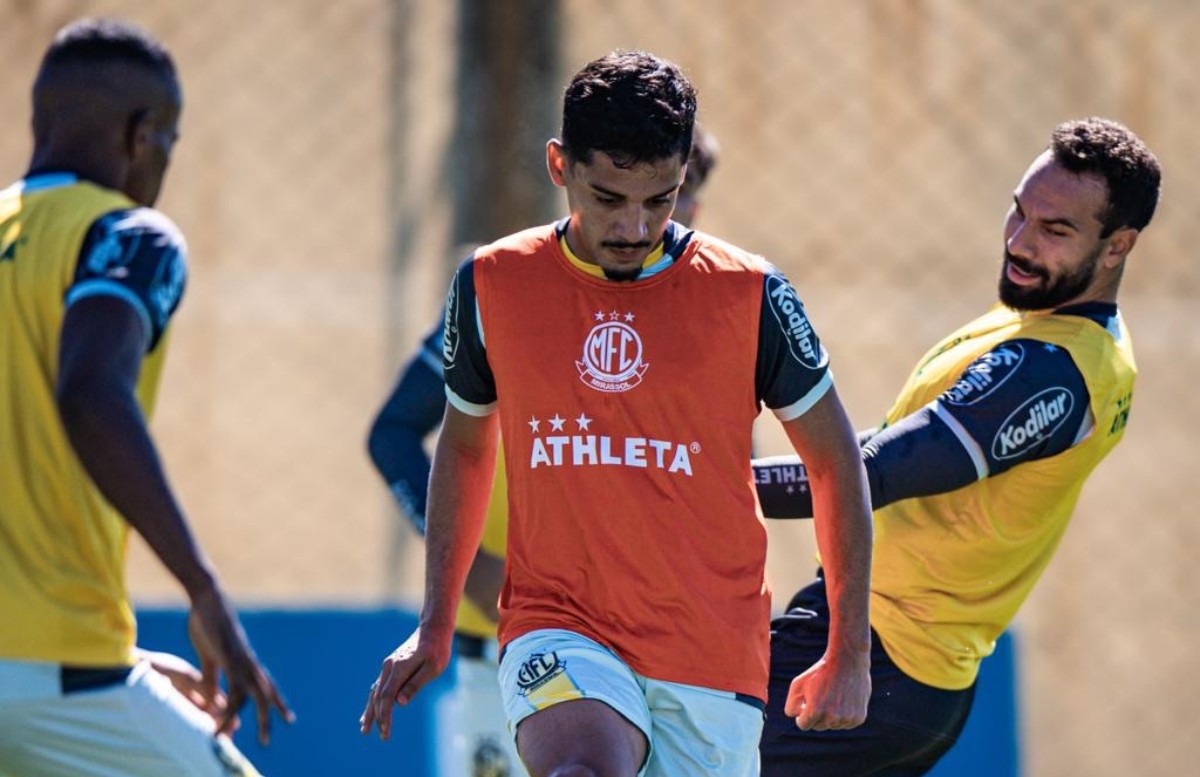 Escalação do Mirassol: Guanaes perde dupla titular contra a Chapecoense; veja provável time