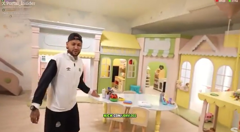 Coleção de motos, Ferrari e brinquedoteca gigante: Neymar abre mansão em Santos