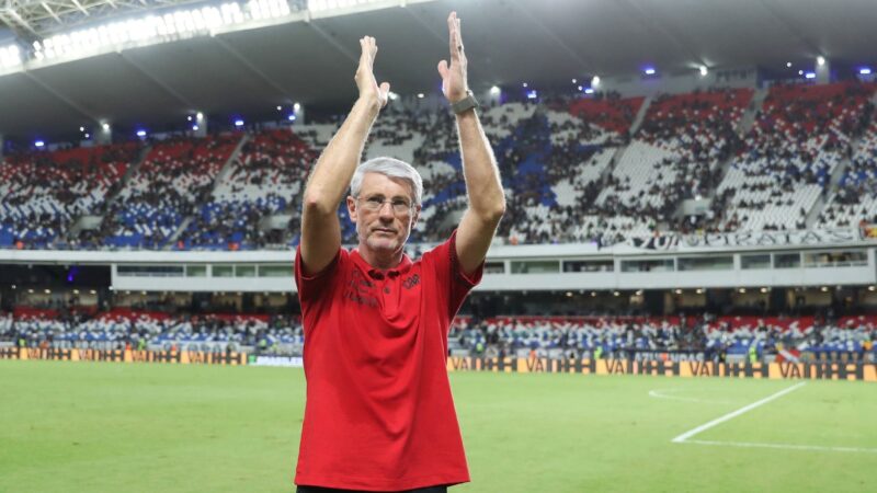 Odair avalia vitória do Athletico, elogia Viveros, mas não espera atacante na Copa: “Poderia ir”