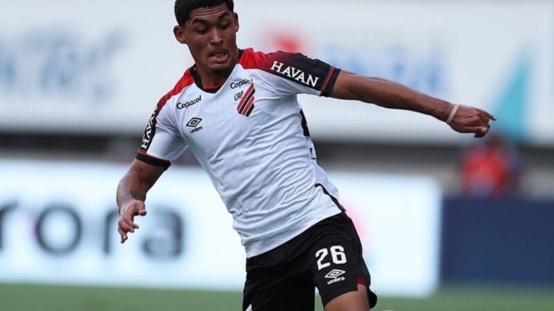 Athletico amplia uso de jogadores da base e soma seis estreantes no Brasileirão; veja a lista