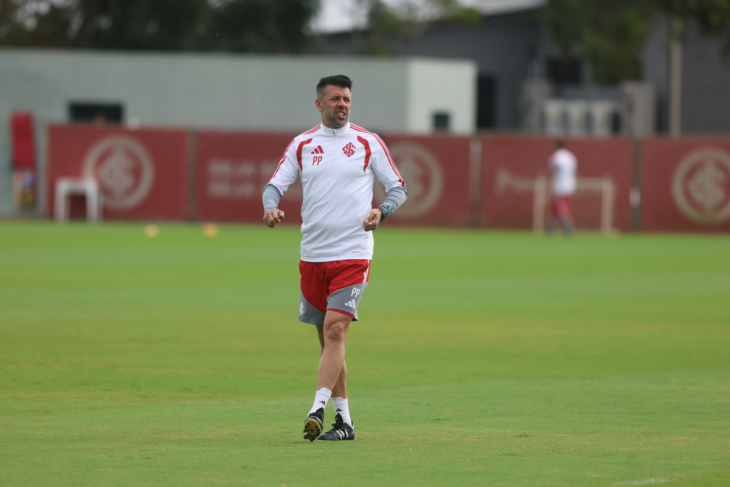 Escalação do Inter: Pezzolano tem quebra-cabeça para montar time contra o Fluminense