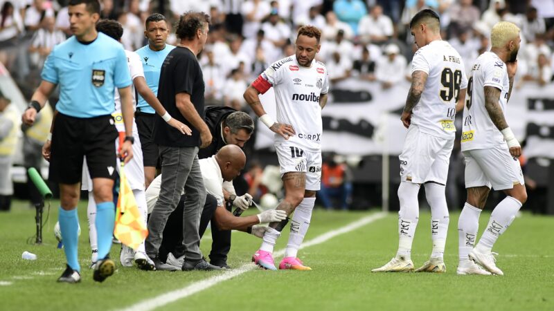 Cuca evita previsão sobre uso de Neymar no Santos: “Tudo no entorno dele é complicado”
