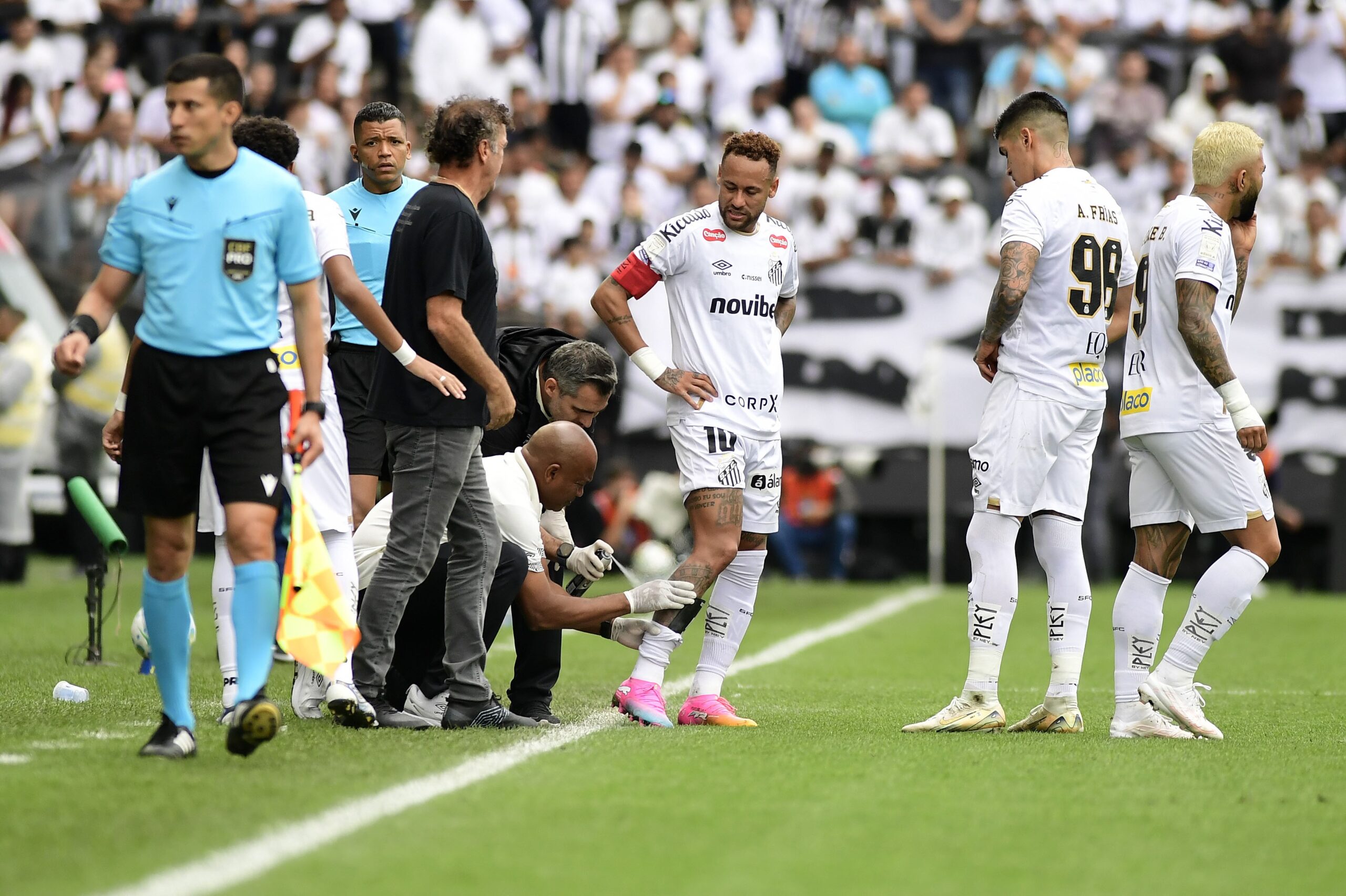 Cuca evita previsão sobre uso de Neymar no Santos: “Tudo no entorno dele é complicado”