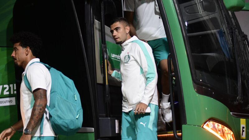 Andreas Pereira sofre trauma na região lombar e vira dúvida no Palmeiras