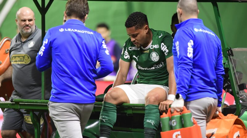 Cirurgia de Vitor Roque é bem sucedida, e atacante do Palmeiras retorna após a Copa