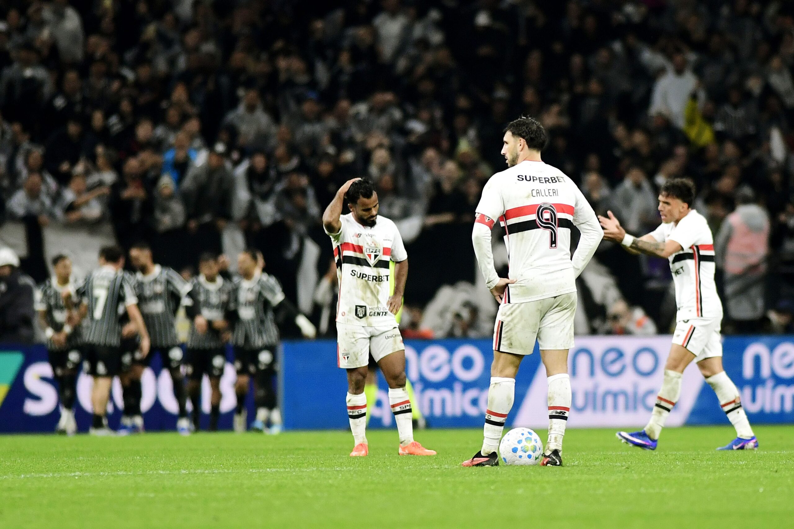Atuações do São Paulo: defesa demonstra fragilidade em derrota; dê suas notas