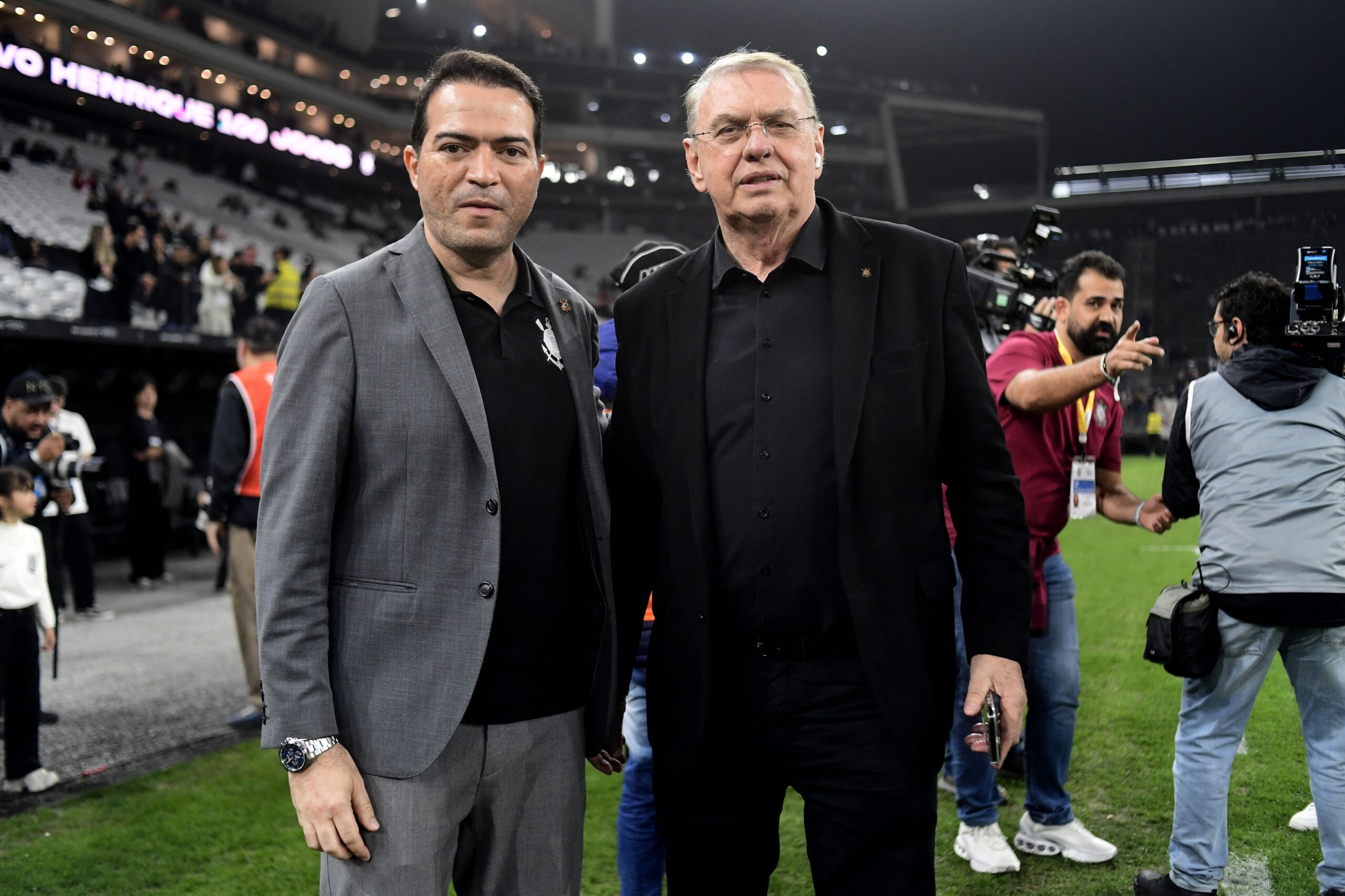 Corinthians se prepara para janela em que precisa fazer R$ 144 mi em vendas e manter time competitivo