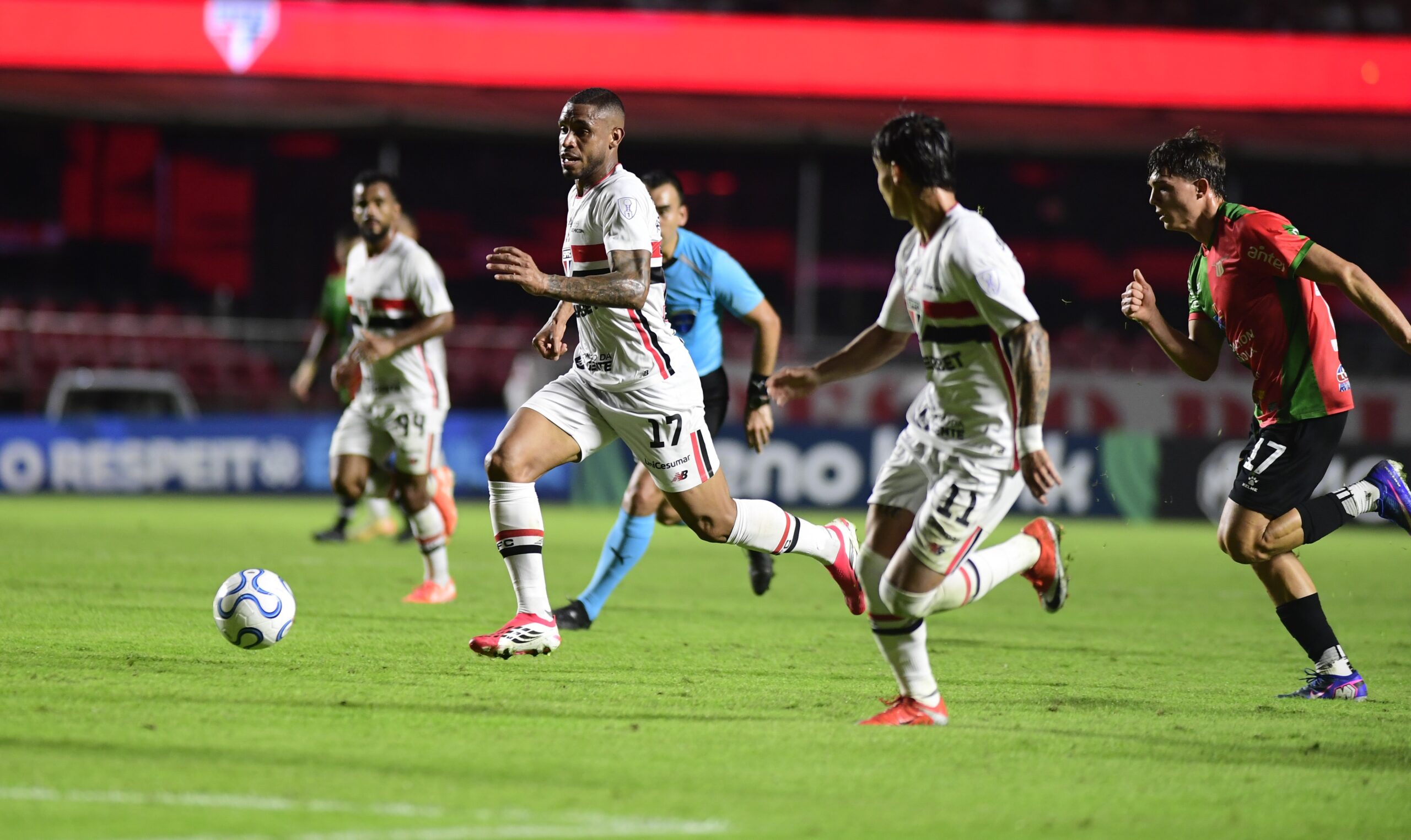 Dorival repete “fórmula Alisson” e confia em André Silva para preencher lacuna no São Paulo