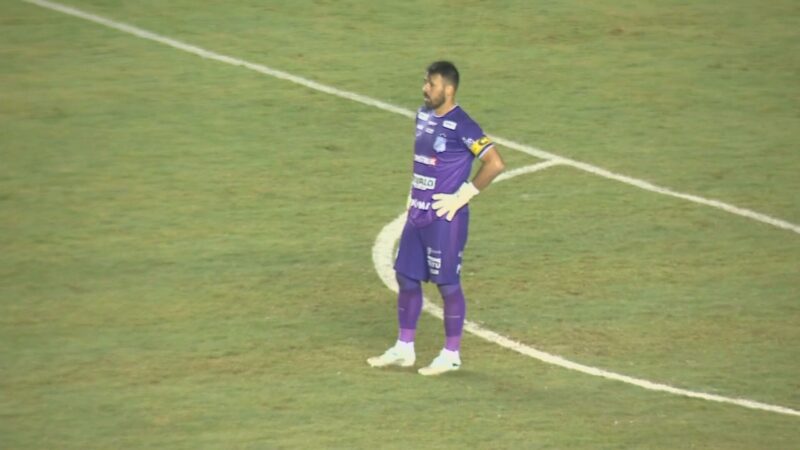 Torcida do Santa agradece a goleiro rival por vitória na Série C: “O nome do meu filho vai ser Saulo”