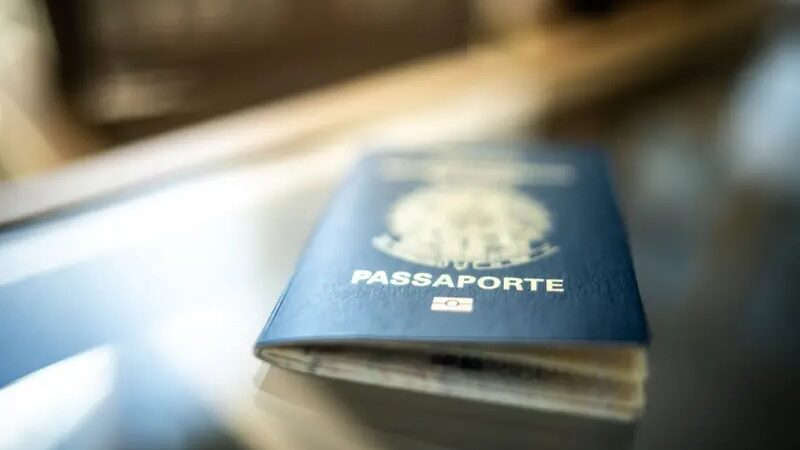 O país europeu que endureceu imigração, mas depende de brasileiros para funcionar; entenda por quê