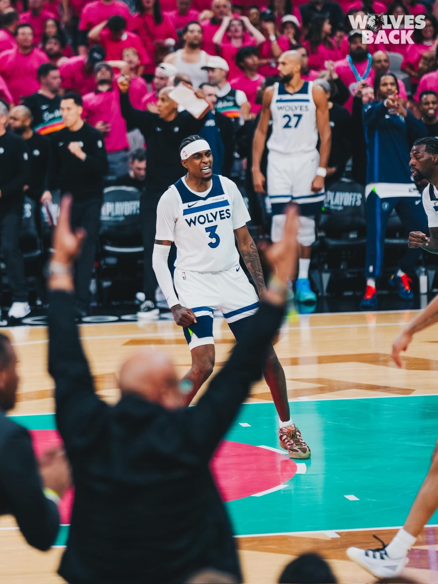 NBA: Wolves abrem semifinal da Oeste com vitória acirrada sobre os Spurs