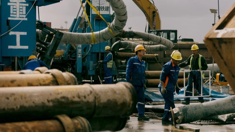 Como a guerra no Irã está enriquecendo o mais novo petroestado do mundo, vizinho do Brasil