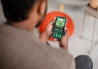 WhatsApp, IA e influenciador: após Apple liberar app, o que as bets querem?