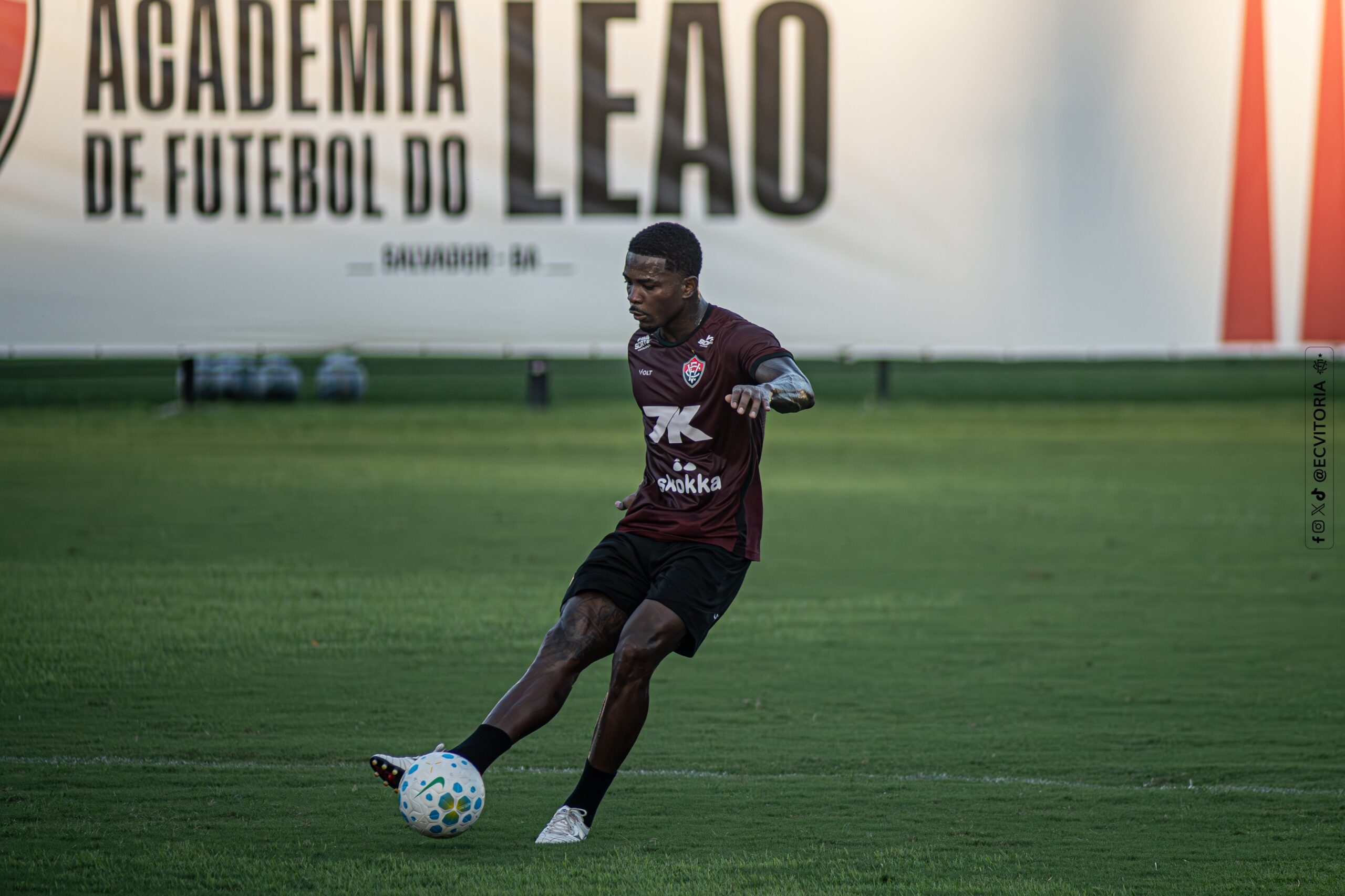 Cacá sente desconforto muscular e está fora de Fluminense x Vitória pelo Brasileiro