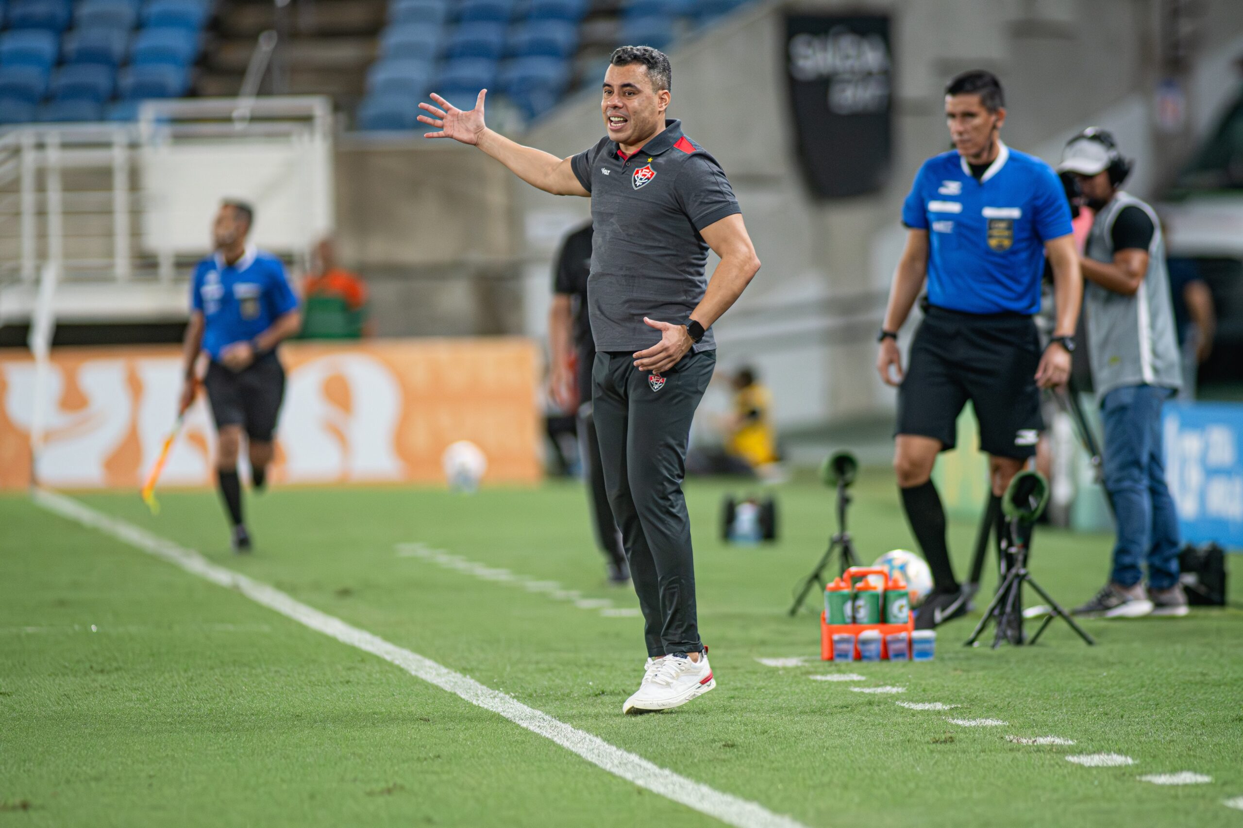 Jair Ventura celebra vaga na final e projeta primeiro título pelo Vitória: “Queremos ficar marcados”