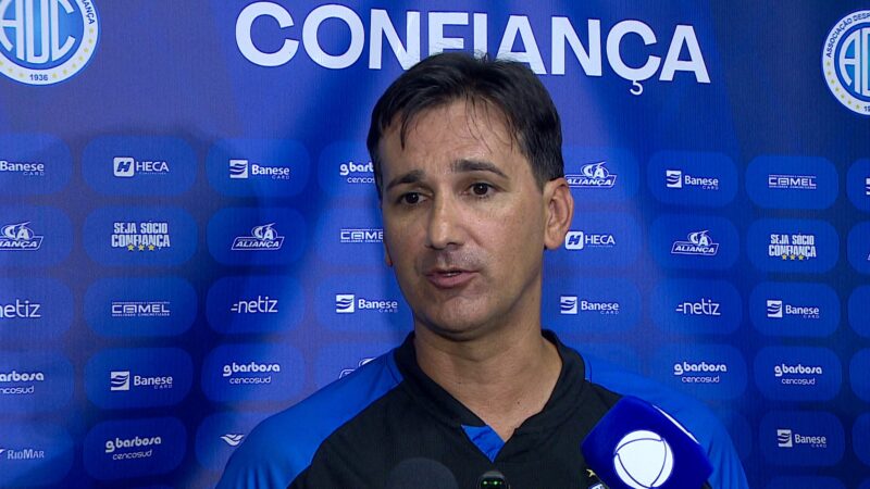 Com foco na Série C, técnico interino do Confiança promete ‘guerra’ contra o Maranhão