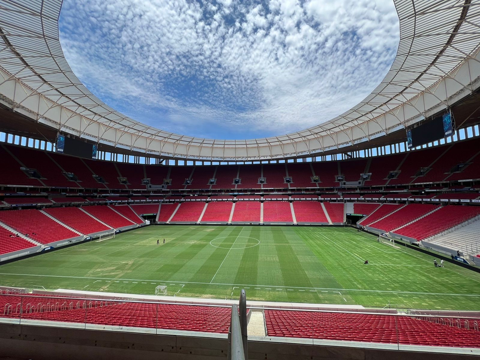 Reunião alivia tensão, e Fifa deve manter Brasília como sede da Copa do Mundo feminina de 2027