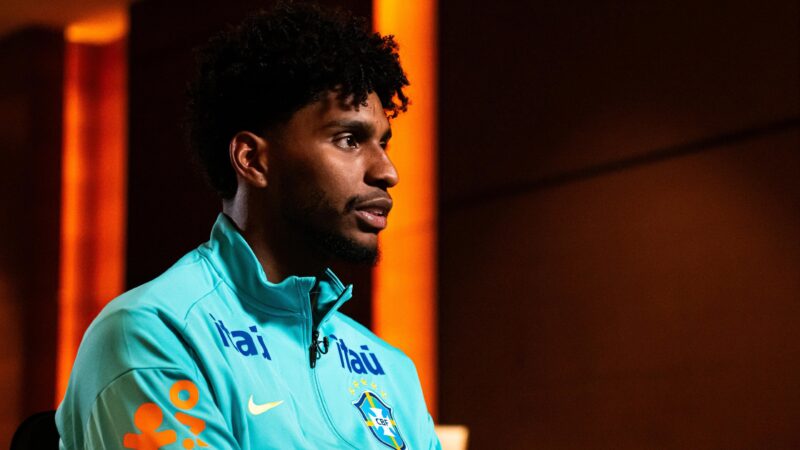 Hugo Souza se manifesta após ficar fora de convocação para a Copa: “Faz parte da vida e do futebol”