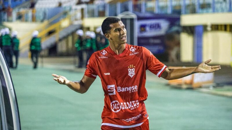 ‘Talismã’ do Sergipe, Betinho explica gol de falta e despista sobre titularidade