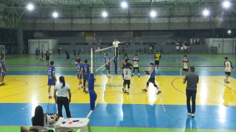 Perto da final, Teles segue 100% no Acreano de Vôlei Sub-18 ; Jotas e Universitário também vencem