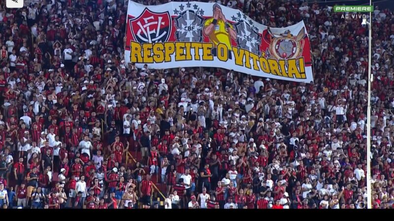 Vitória é punido pelo STJD por faixa e protesto da torcida contra a CBF no Barradão