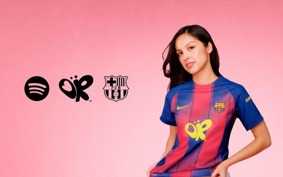 Barcelona estampará camisa com cantora Olivia Rodrigo no clássico decisivo contra o Real Madrid