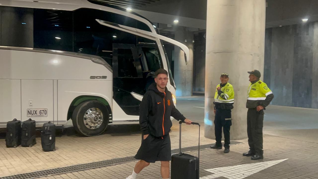 Corinthians chega à Colômbia para jogo da Libertadores ainda sem Memphis; veja relacionados